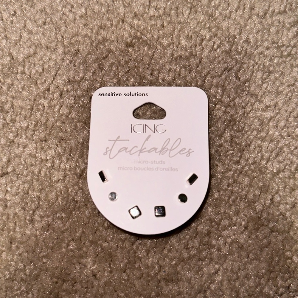 Cute earrings in the brand icing